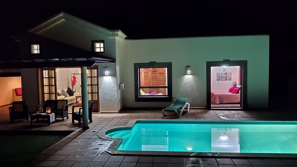 Villa Bol-Can Con Piscina Privada Playa Blanca  Bagian luar foto